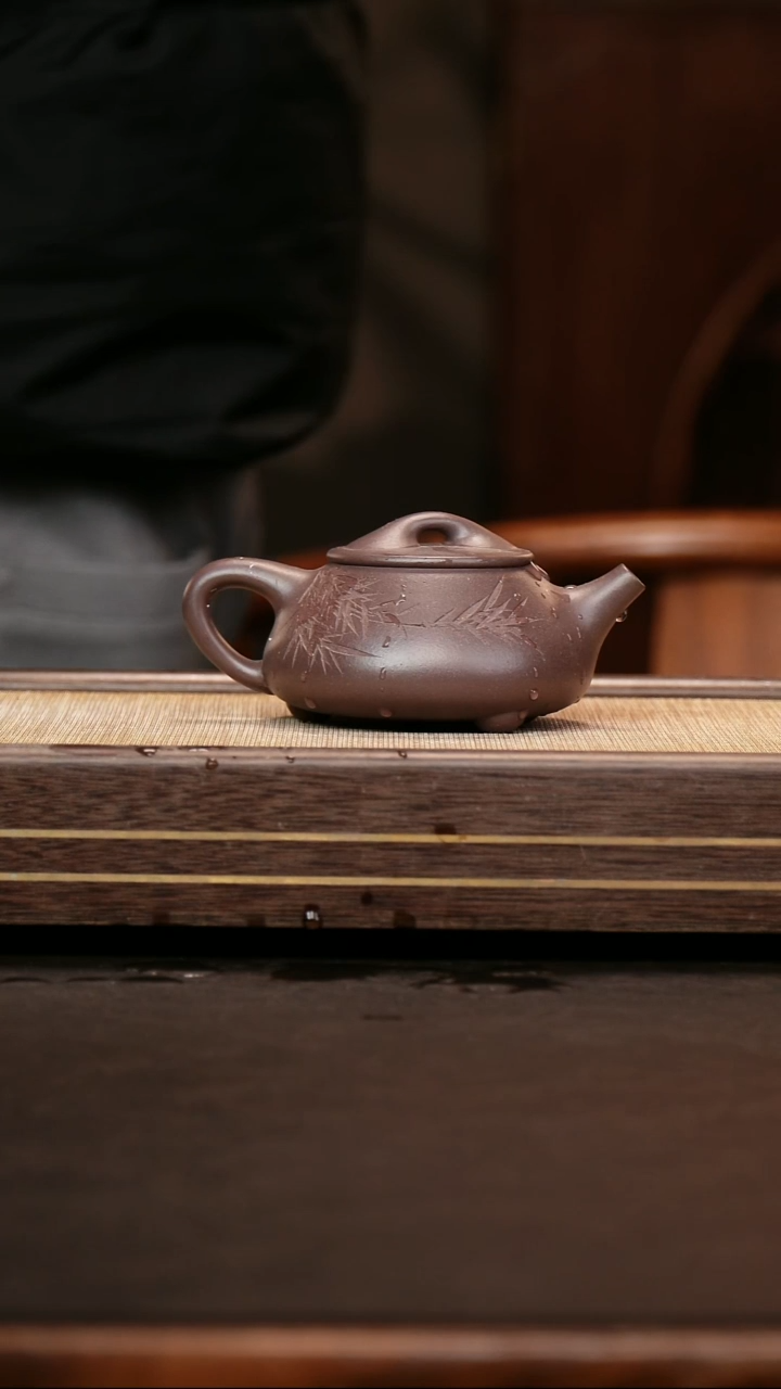 茶壶紫砂四号井底槽清 景舟满瓢 刻绘竹 范