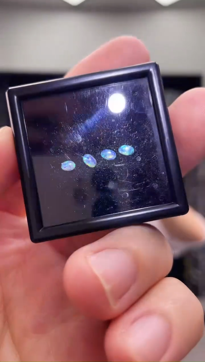 未镶嵌欧泊裸石29分欧泊