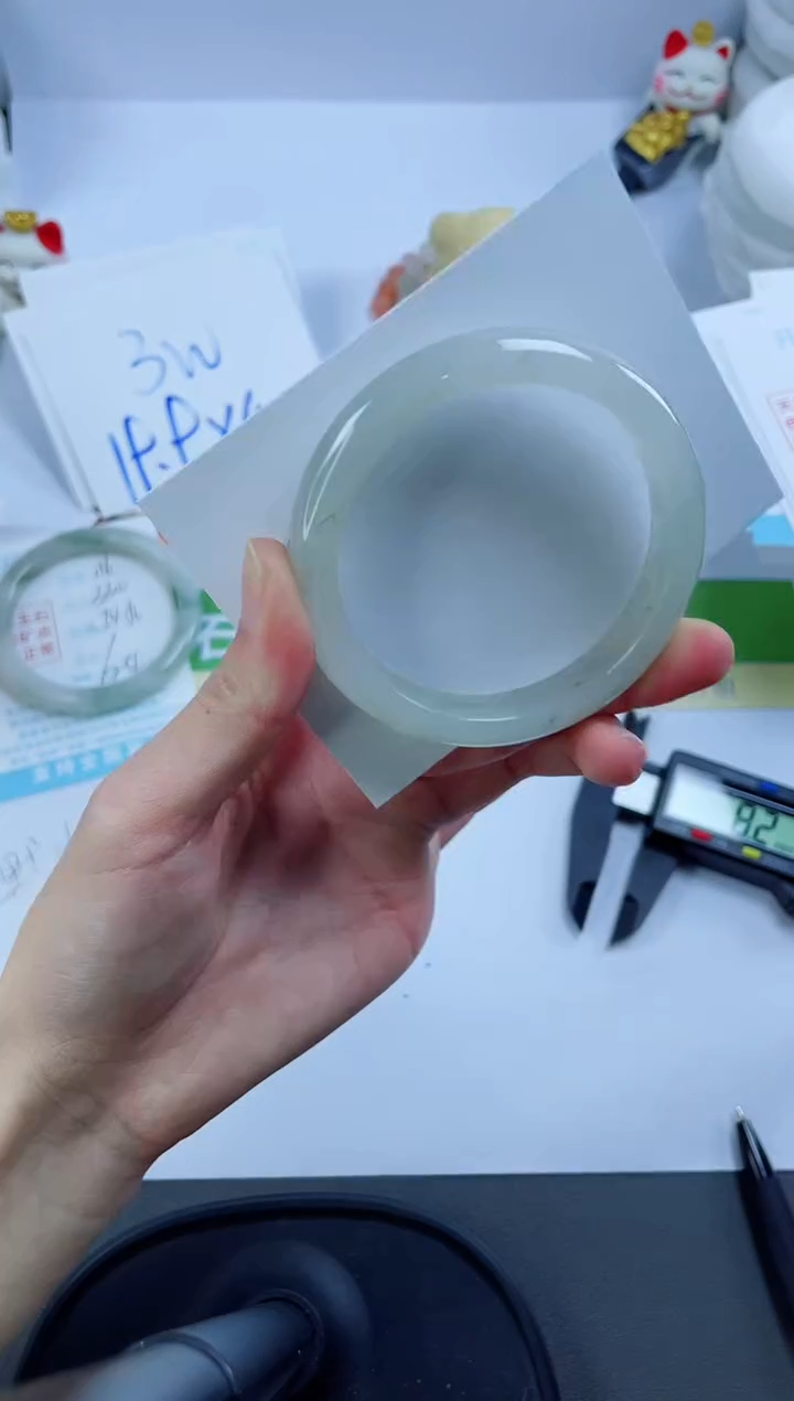 【闪购商品】石英质玉手镯未镶嵌117-56