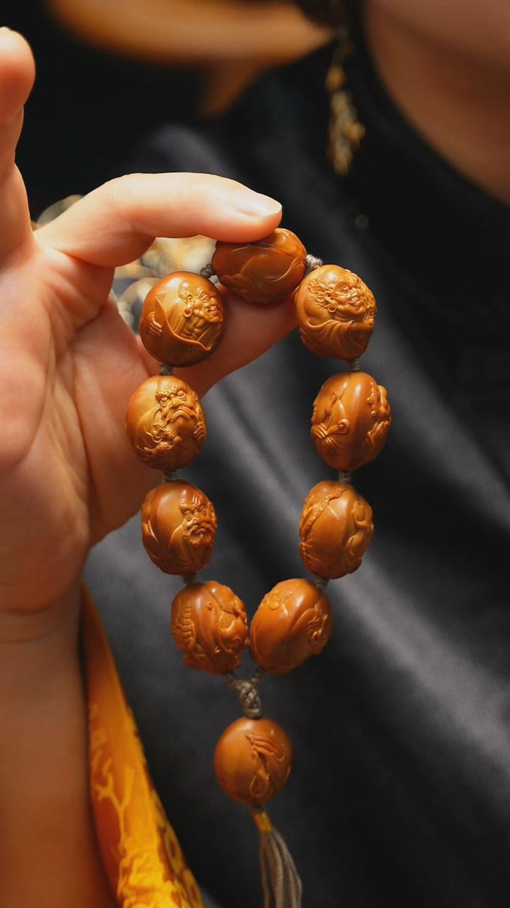 【闪购商品】橄榄核其他浮雕罗汉【金玉平】