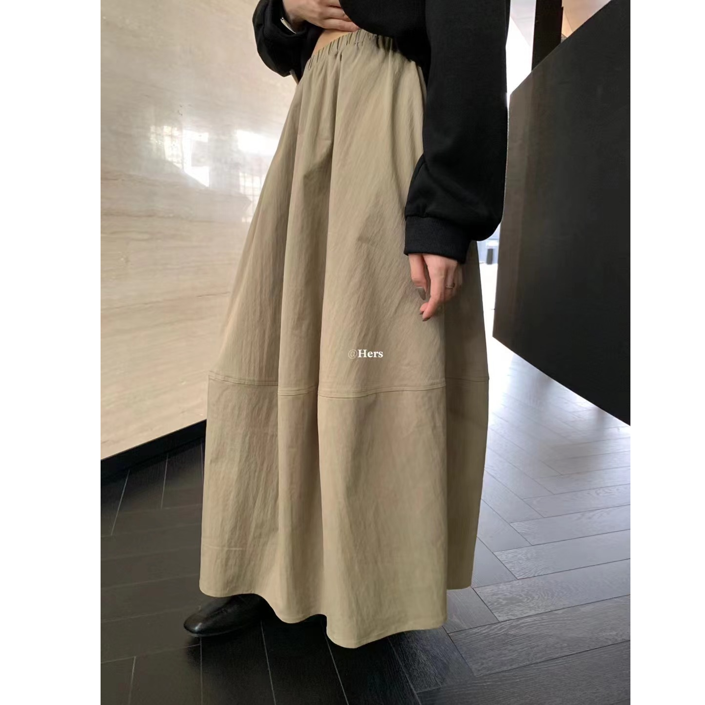 秋上新Hers简约休闲通勤百搭松紧腰半身裙气质显瘦气球花苞花苞裙