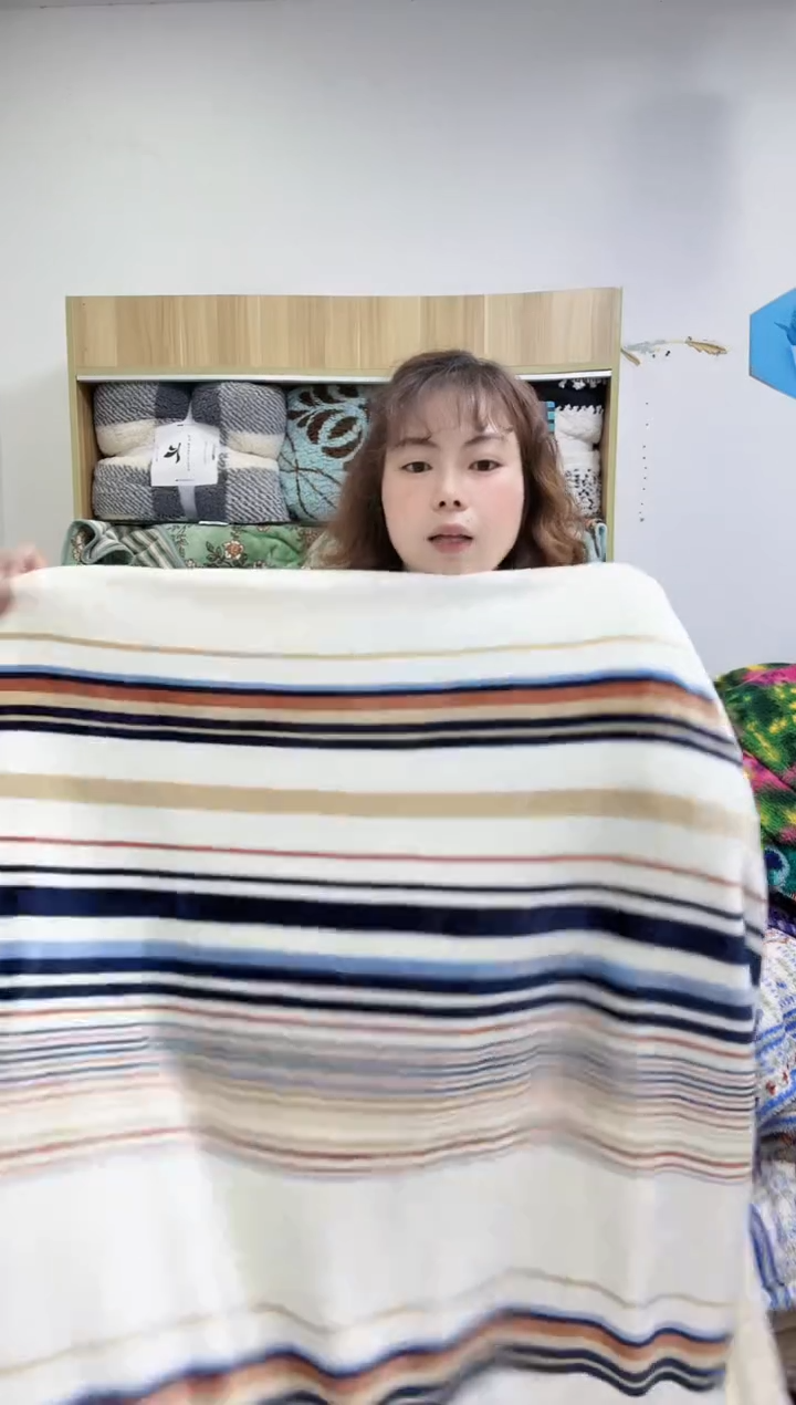 醋酯纤维2*2.3 白底条纹床单