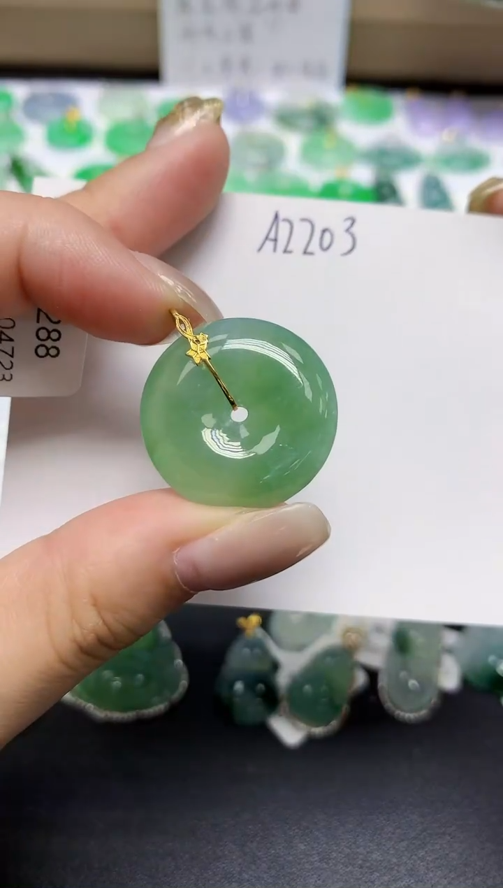 颈饰18K金镶嵌翡翠天然缅甸翡翠A货翡翠百元以上9元证书费自理