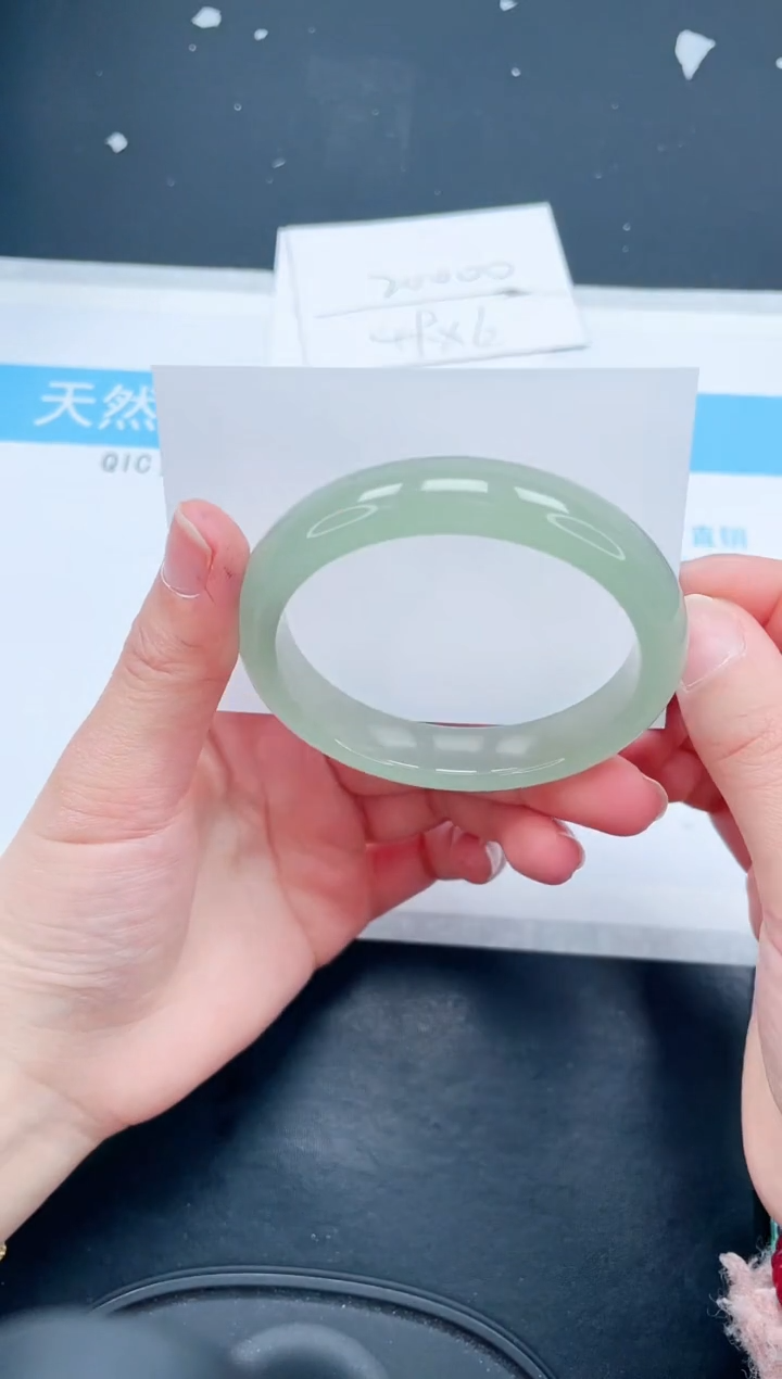 【闪购商品】石英质玉手镯未镶嵌180-59