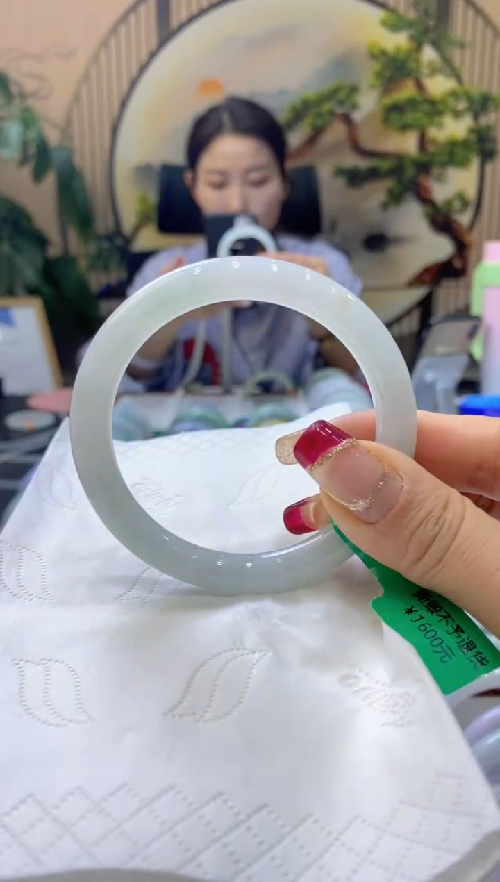 【闪购商品】翡翠手镯未镶嵌99909272