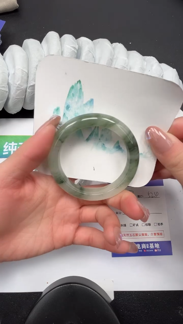 【闪购商品】石英质玉手镯未镶嵌417-52.4