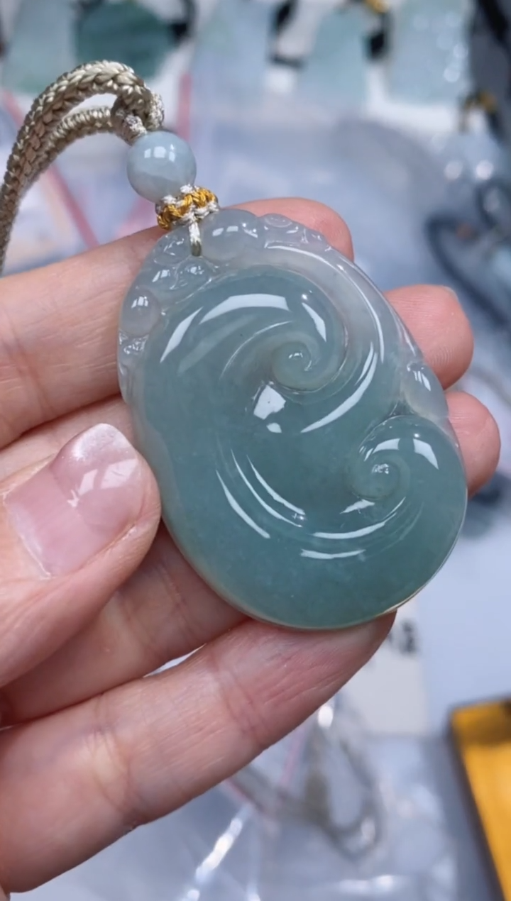 颈饰未镶嵌翡翠吊坠