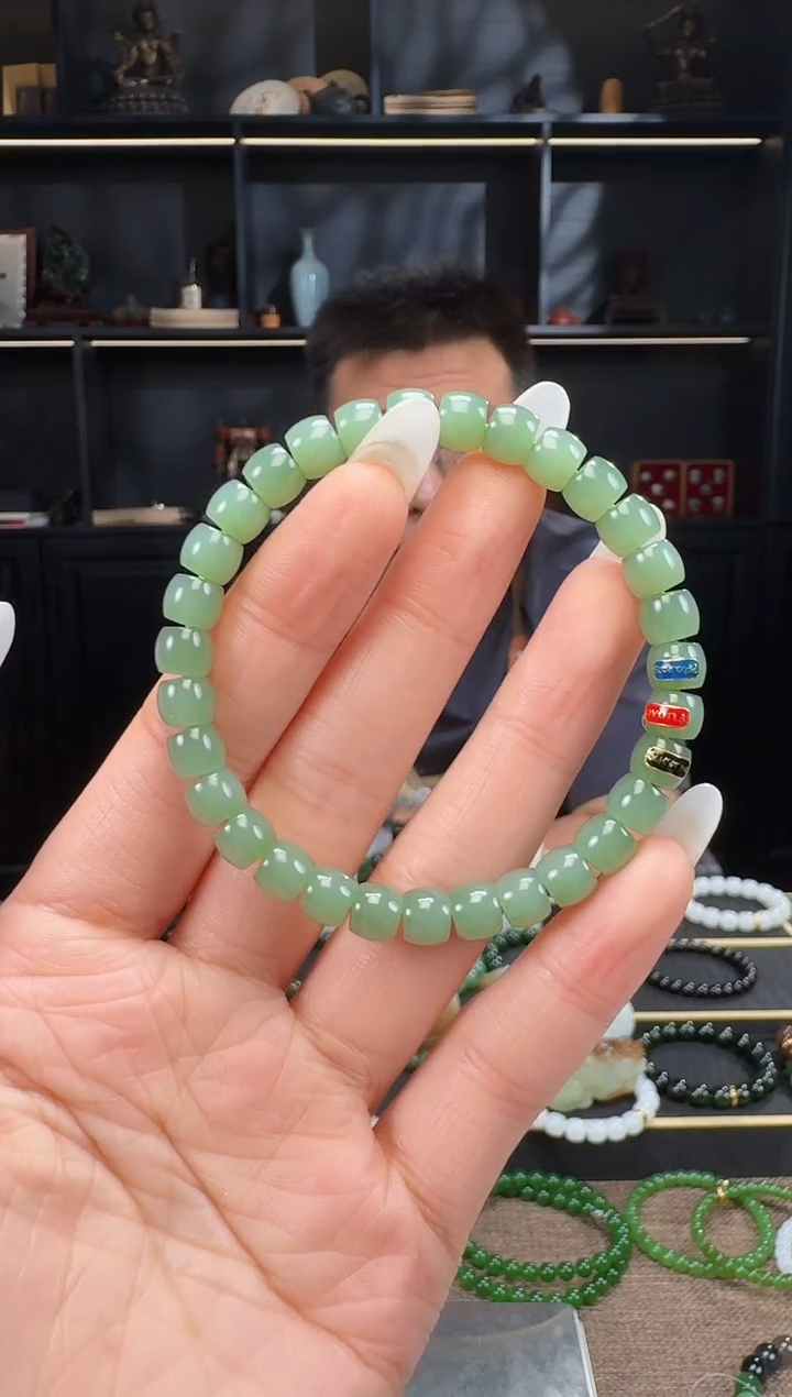颈饰未镶嵌和田玉7mm粉青极致手串
