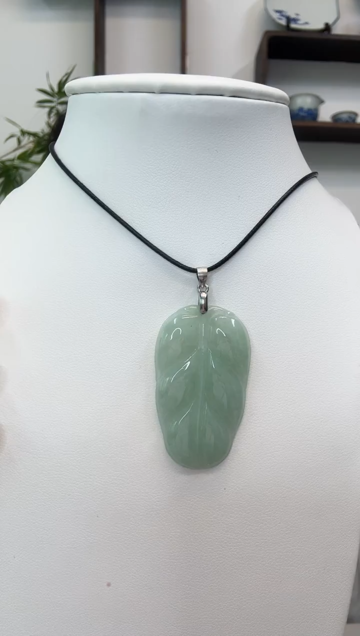 颈饰银S925镶嵌翡翠叶子