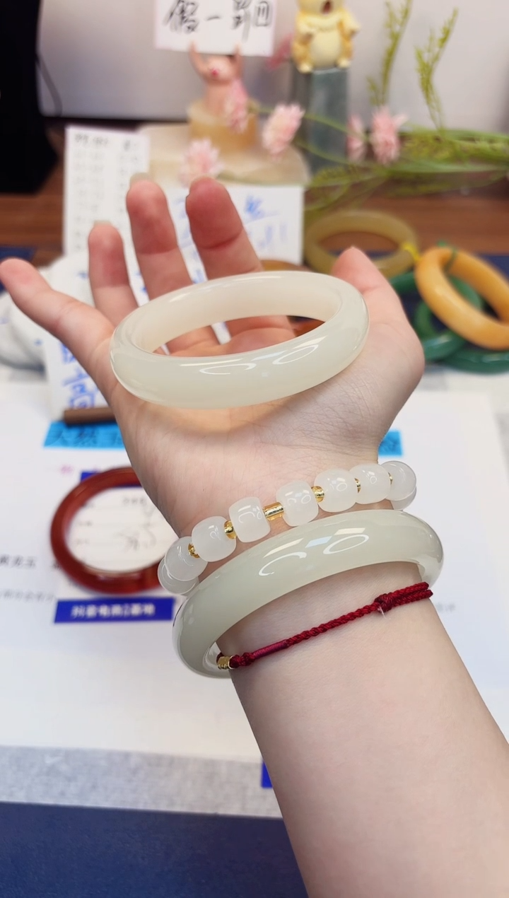 【闪购商品】石英质玉手镯未镶嵌347-玉兰白-圈口57