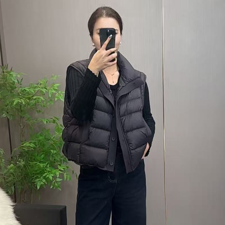 羽绒马甲短款立领秋冬韩版百搭修身单排扣拼接保暖女羽绒服轻薄