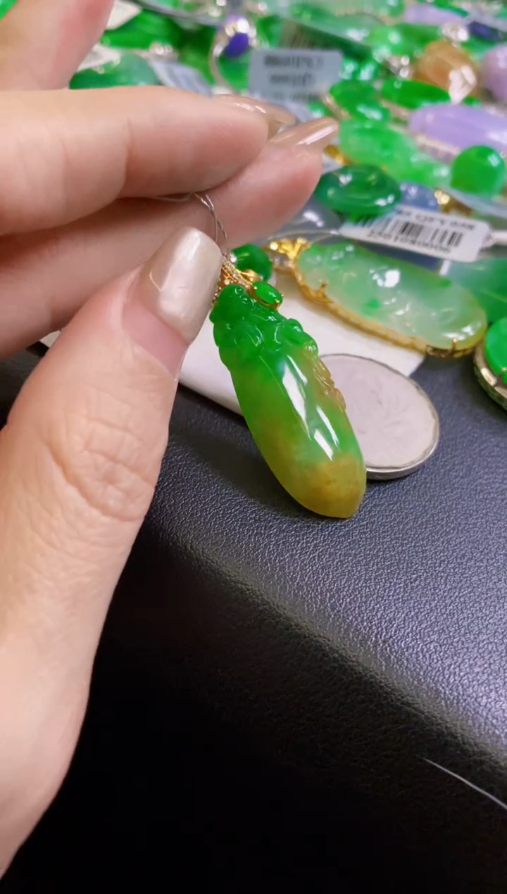 【闪购商品】定制翡翠未镶嵌吊坠