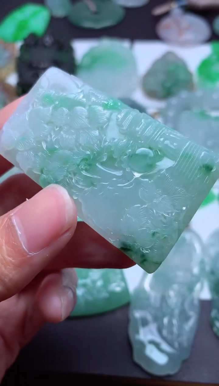 【闪购商品】翡翠颈饰未镶嵌天然翡翠