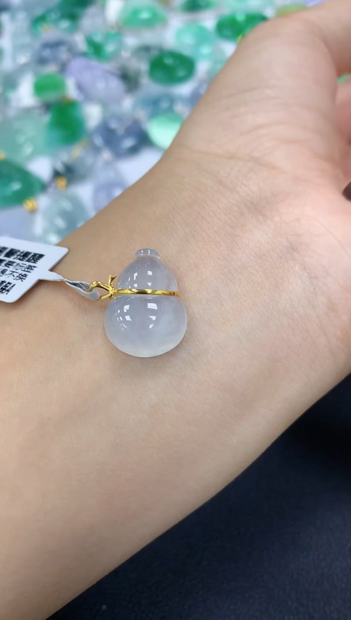 颈饰18K金镶嵌翡翠a货假一赔三支持复检百元上9元证书费自理