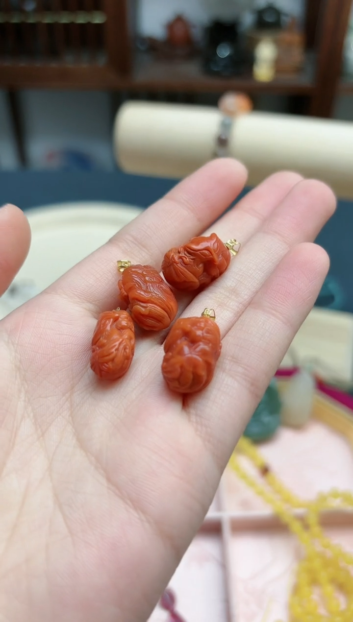 【闪购商品】南红玛瑙吊坠18K金镶嵌18k金南红吊坠JMC赠链多样发一