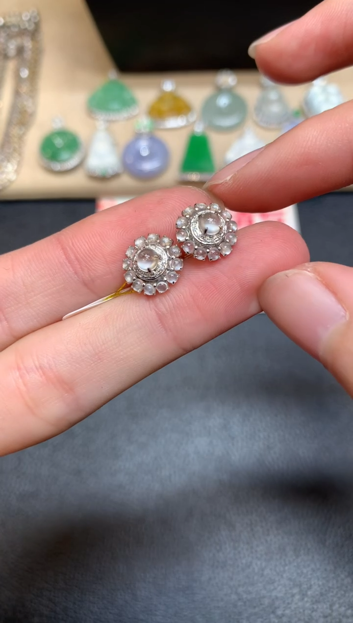 【闪购商品】翡翠耳饰18K金镶嵌蛋面【无服务费】