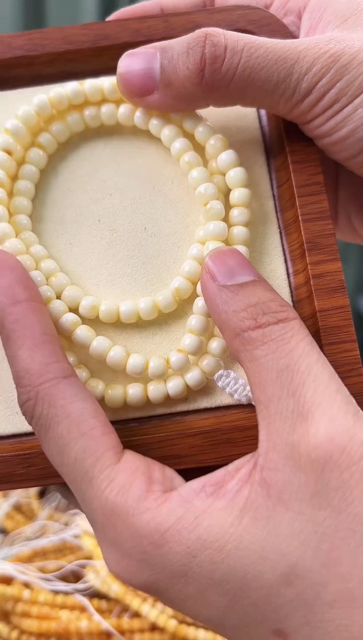 【闪购商品】琥珀手链未镶嵌蜜蜡项链多样性发其中一件