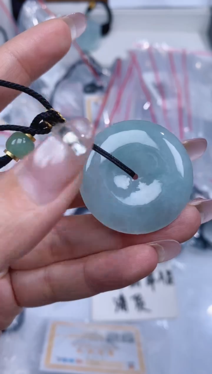 颈饰未镶嵌翡翠吊坠