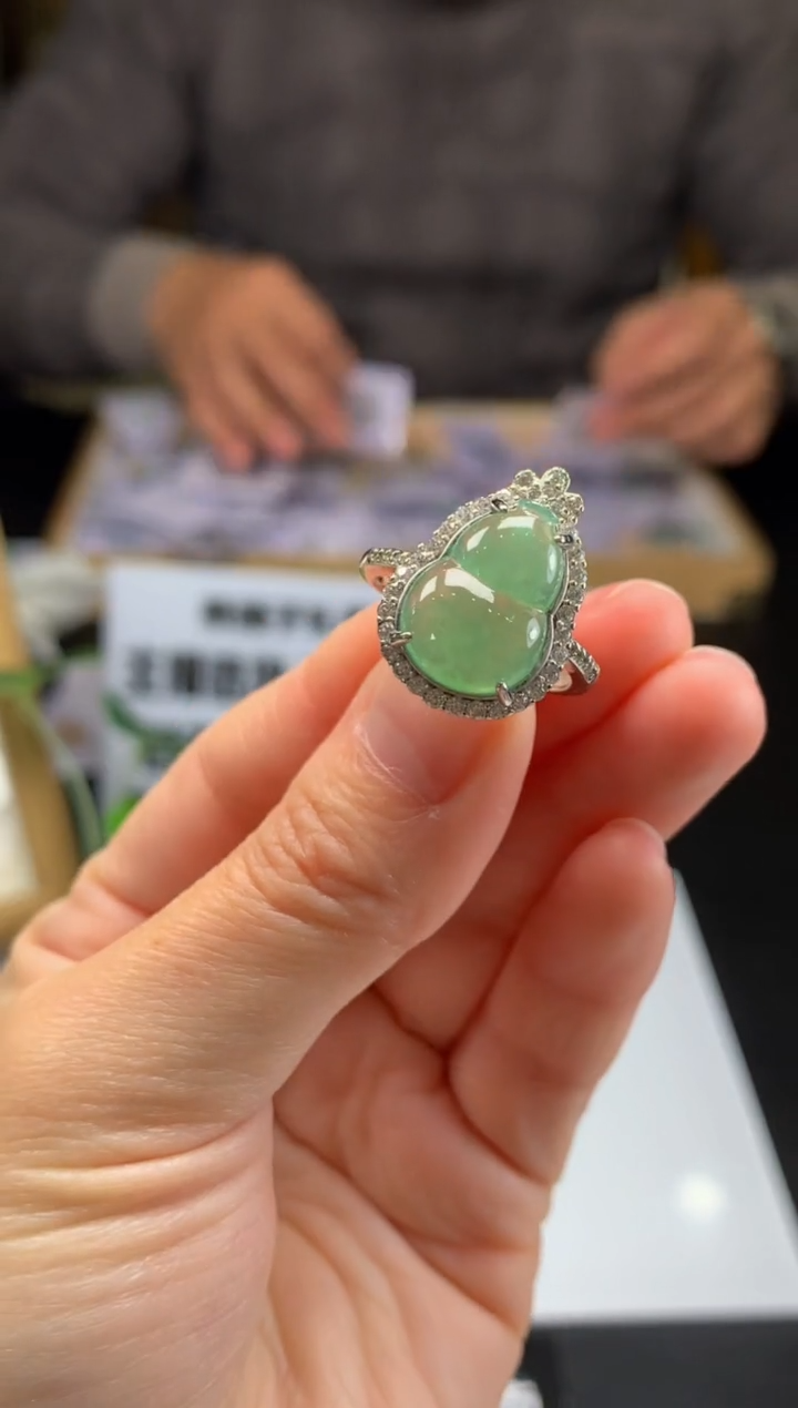 【闪购商品】定制翡翠未镶嵌吊坠-85356