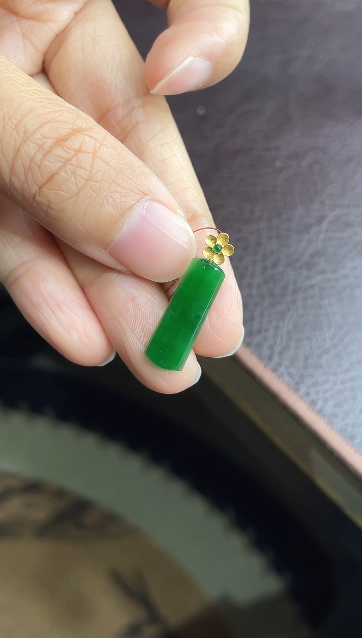 18K金镶嵌挂件翡翠1021YC021