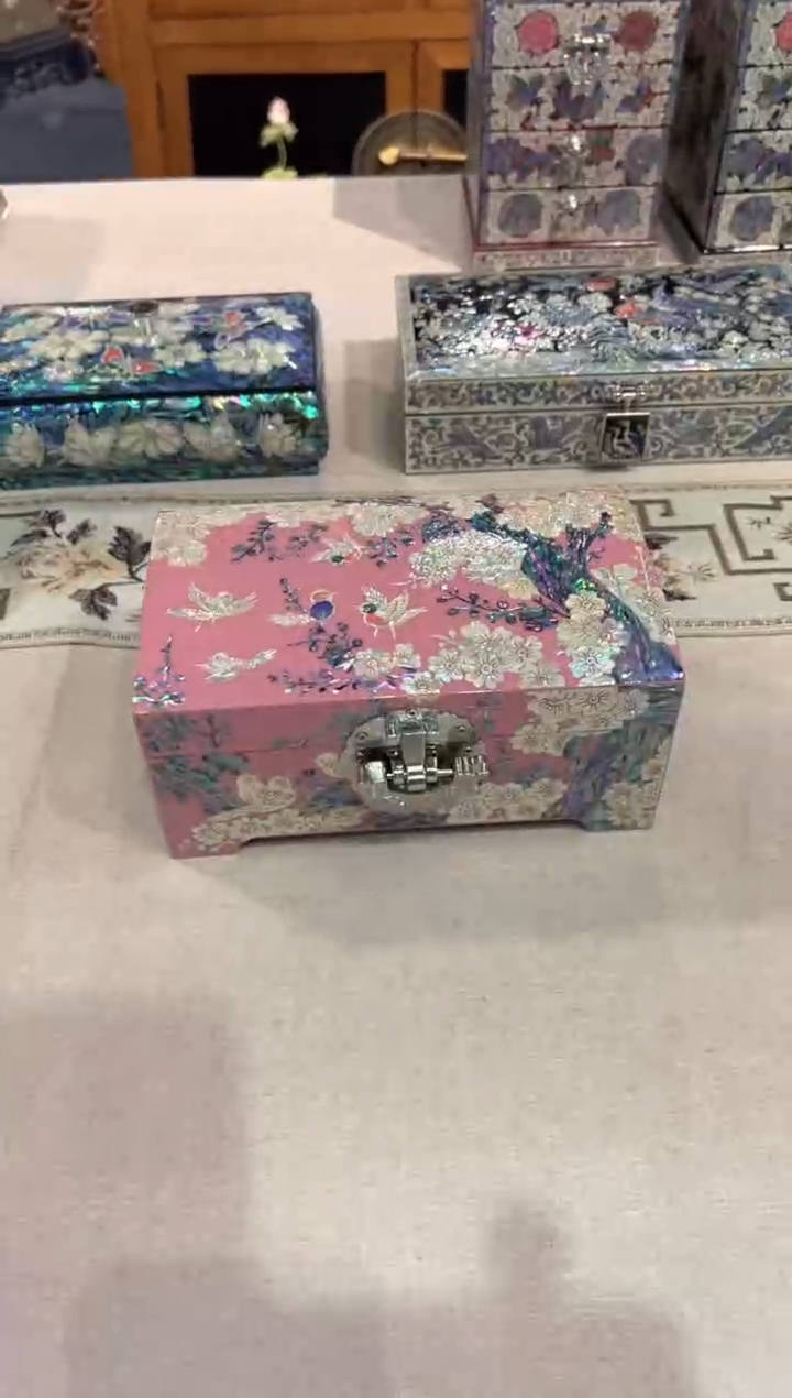 【闪购商品】鱼锁满贝底弘贝雅螺钿漆器文化馆