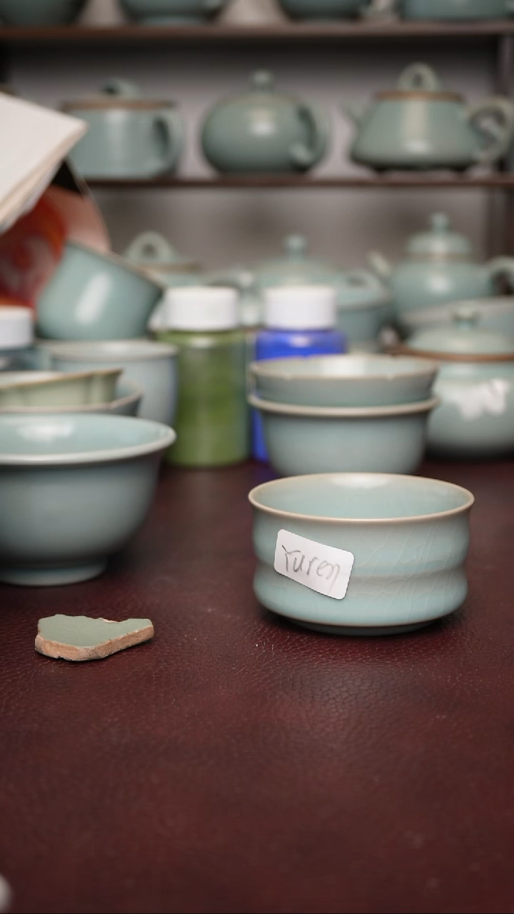 摆件瓷y****8阿斯顿法国合家快乐