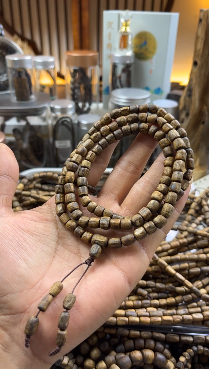 【闪购商品】沉香手串金沙叶随形多圈   多样性发其一