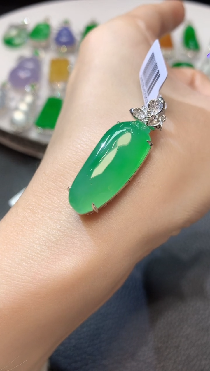 【闪购商品】翡翠吊坠(不含链)18K金镶嵌D30