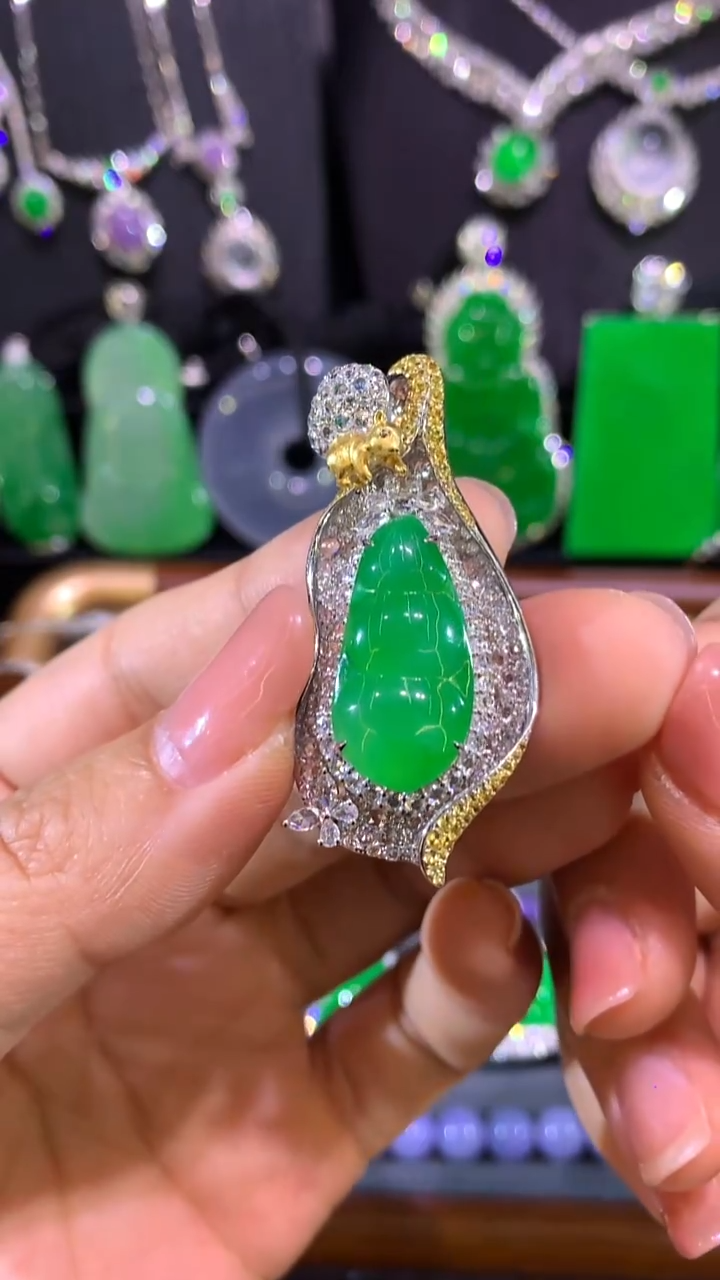 吊坠(不含链)18K金镶嵌翡翠吊坠