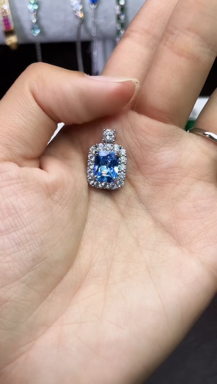 合金合成钻石蓝宝吊坠