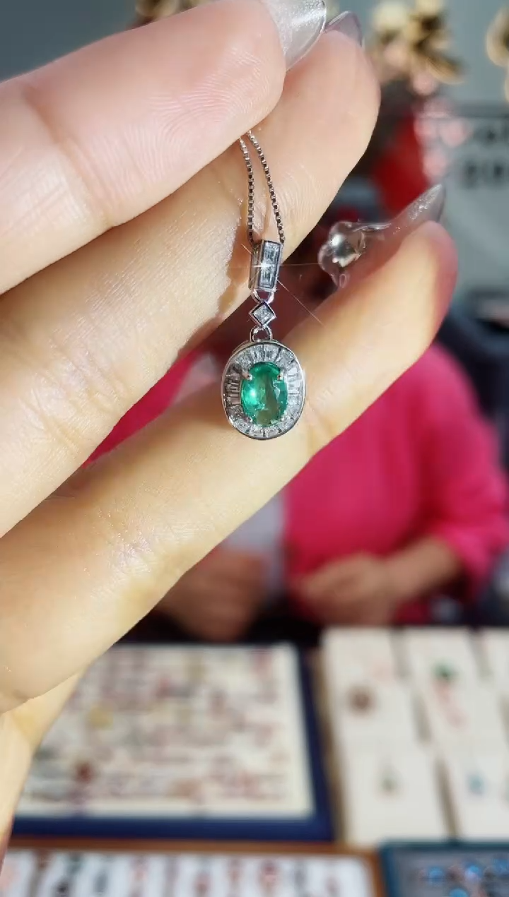 【闪购商品】祖母绿颈饰银S925镶嵌吊坠