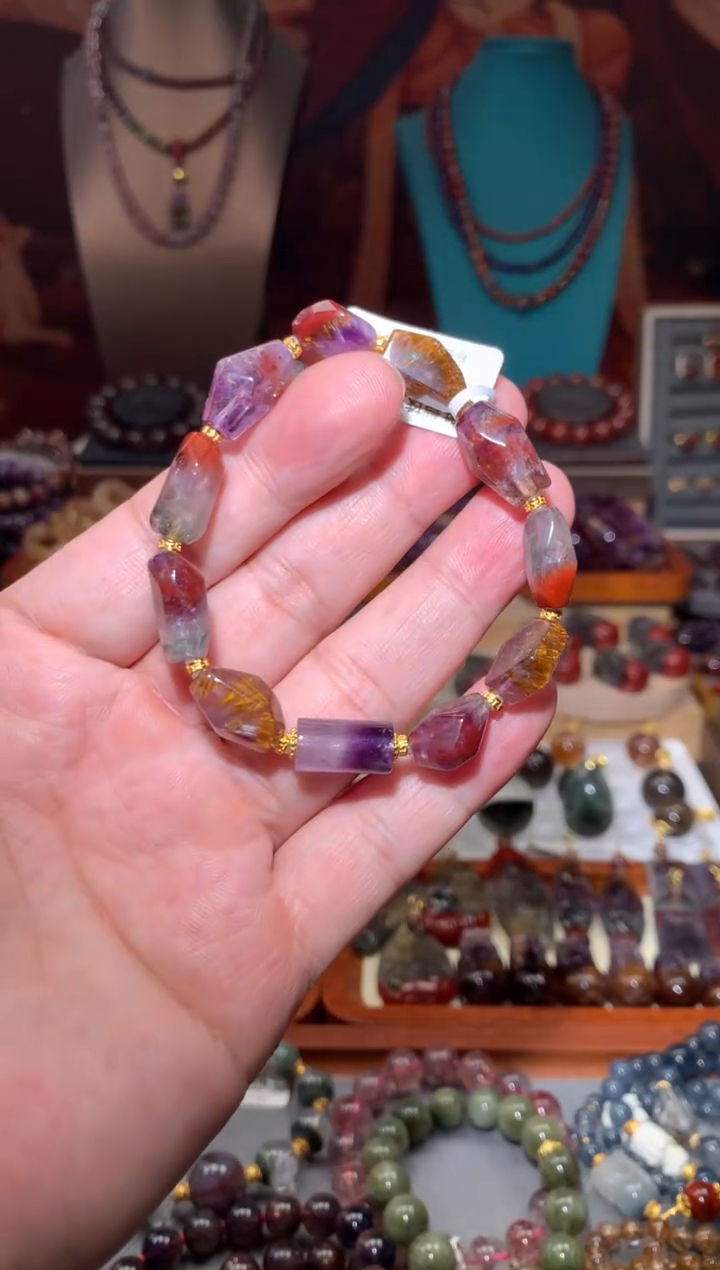 未镶嵌珠宝半成品水晶极光多宝随形，多样性