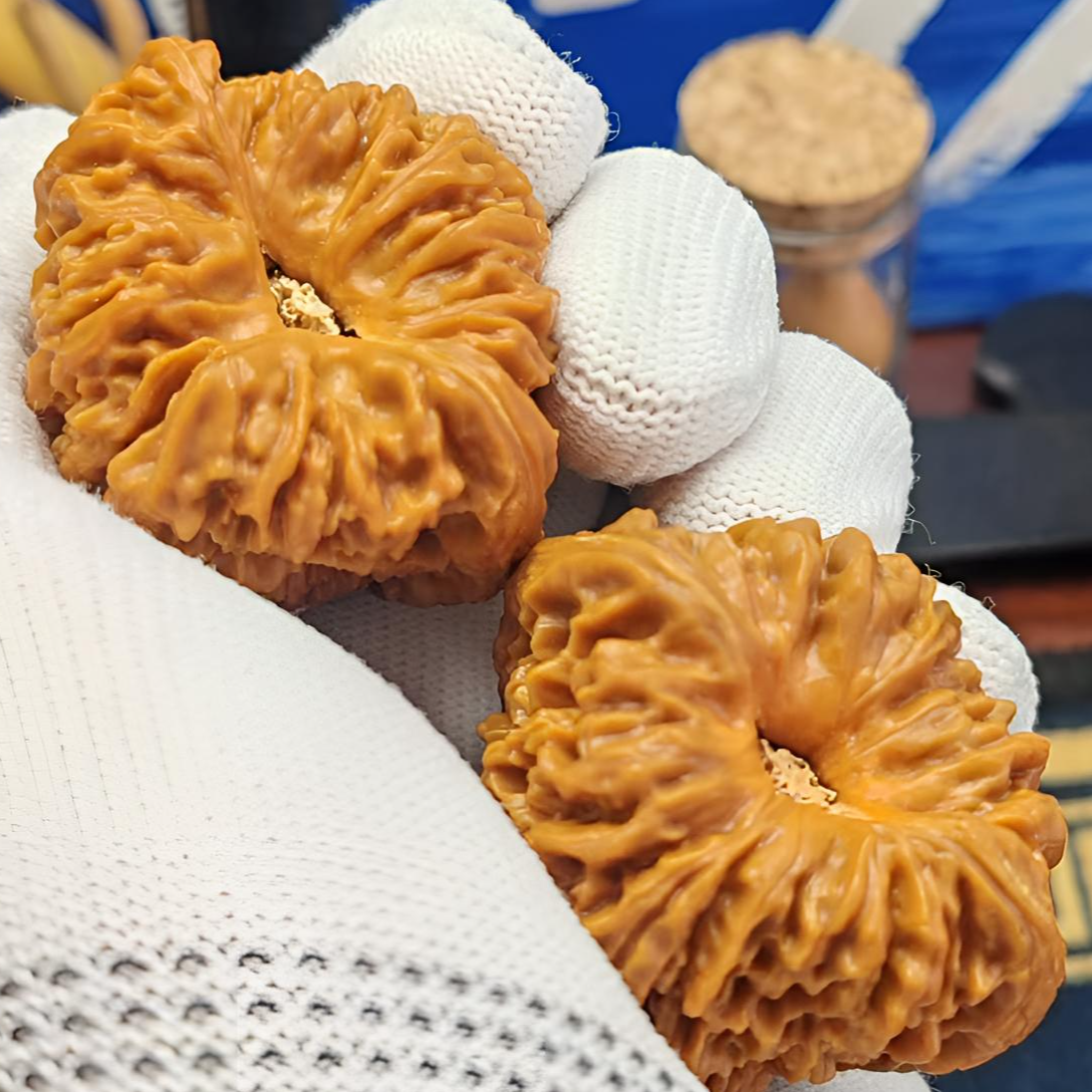 酒杯凹涿鹿南将石