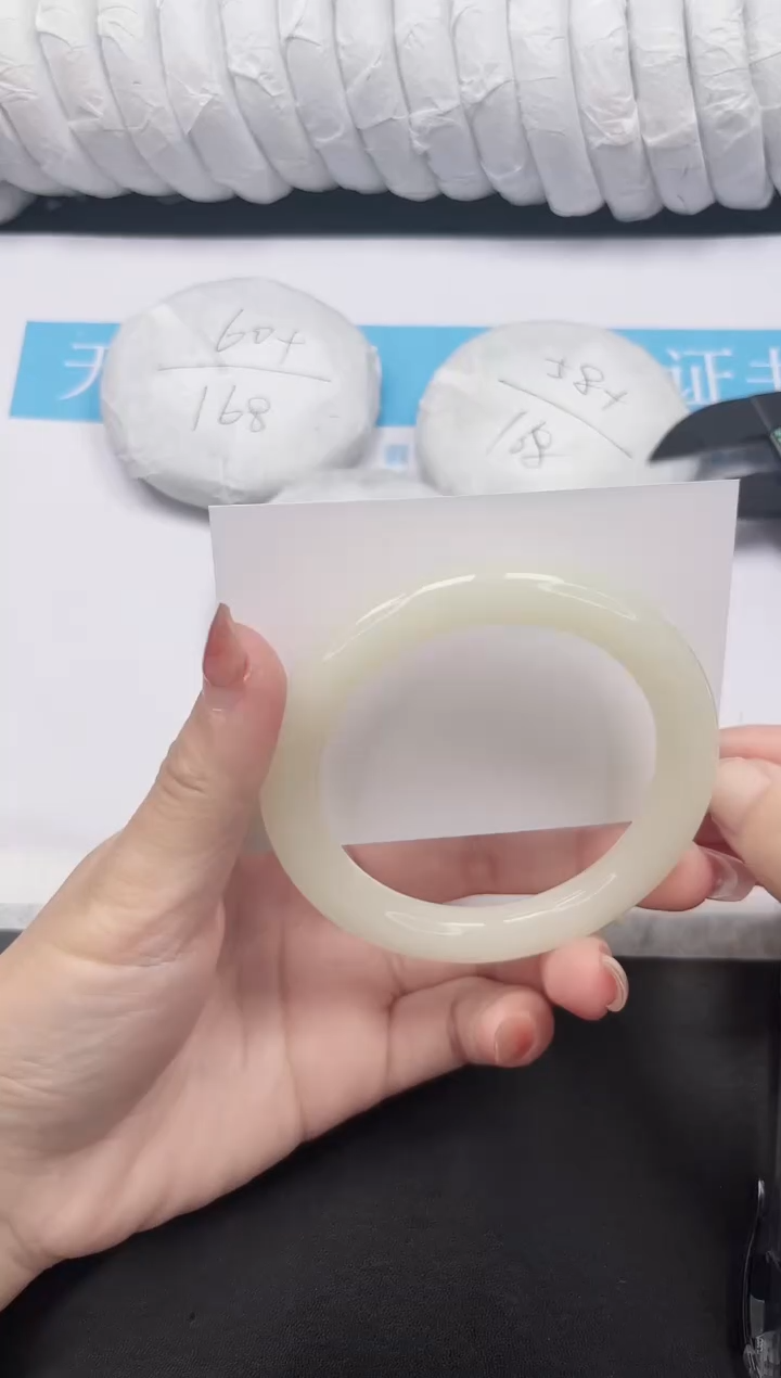 未镶嵌手镯石英质玉72-60.6FMSYT