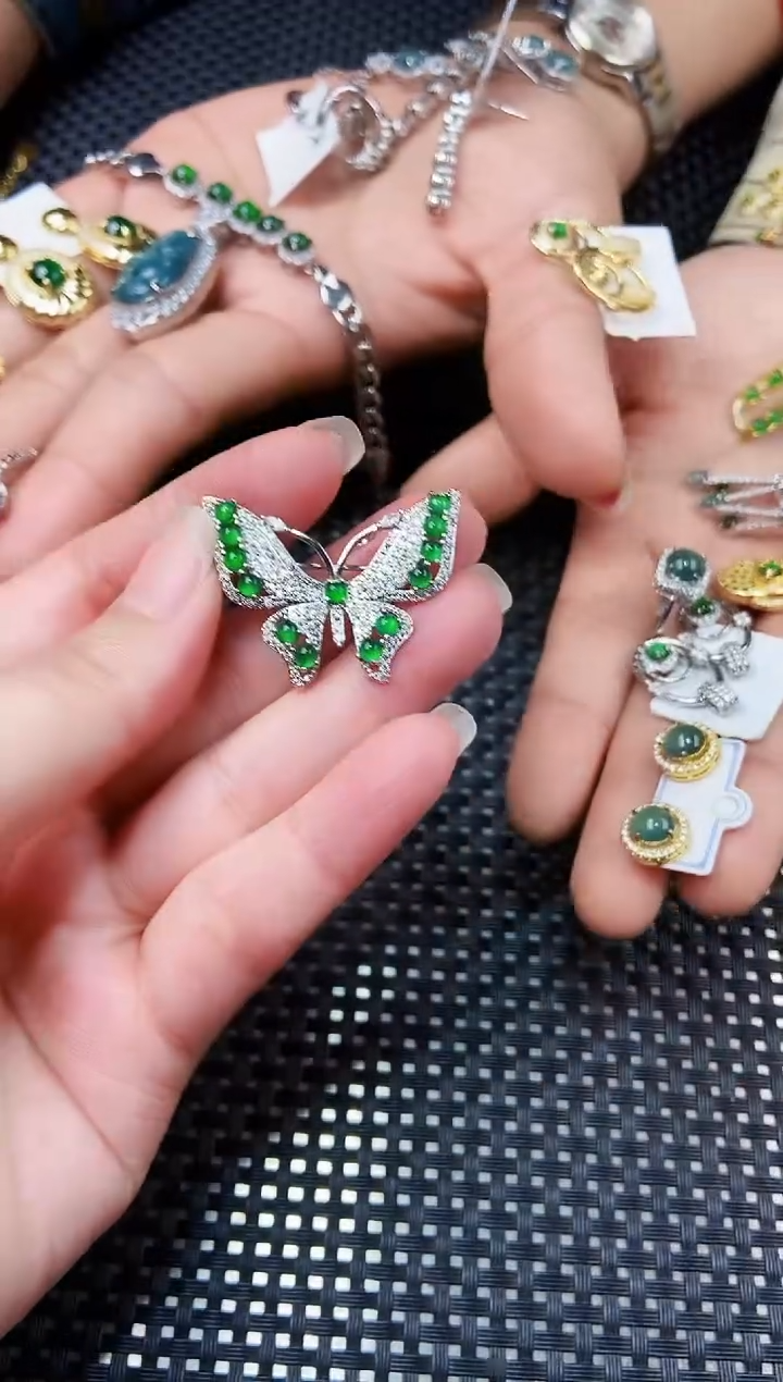 【闪购商品】翡翠吊坠(不含链)未镶嵌111111111