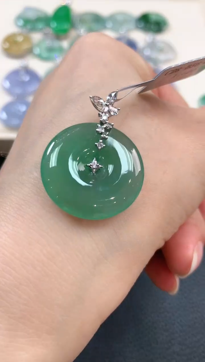 【闪购商品】翡翠吊坠(不含链)18K金镶嵌b57不退换多样性一件发货