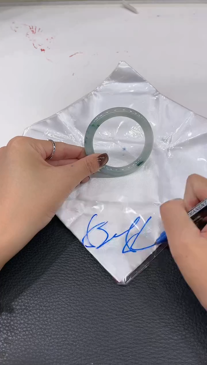 【闪购商品】翡翠手镯未镶嵌手镯