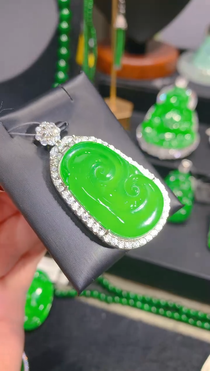 【闪购商品】翡翠颈饰银S925镶嵌73一季