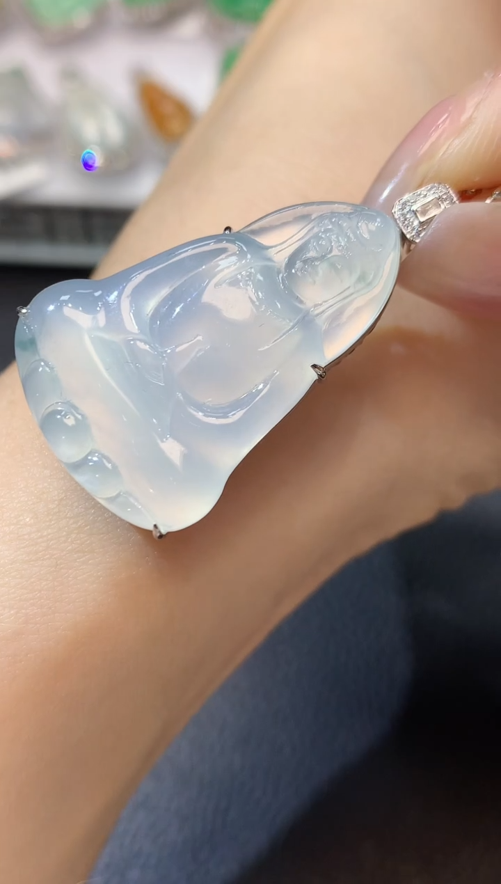 【闪购商品】翡翠吊坠(不含链)18K金镶嵌A40