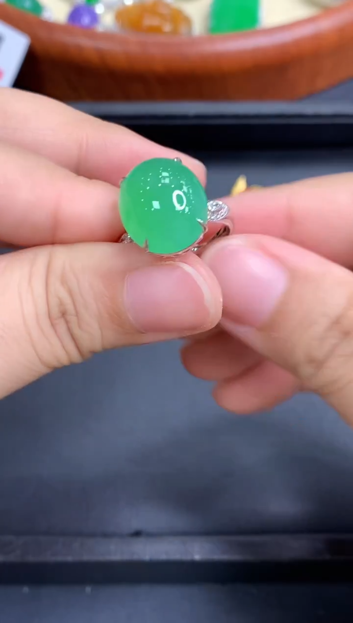 18K金镶嵌戒指翡翠743-中国好珍宝