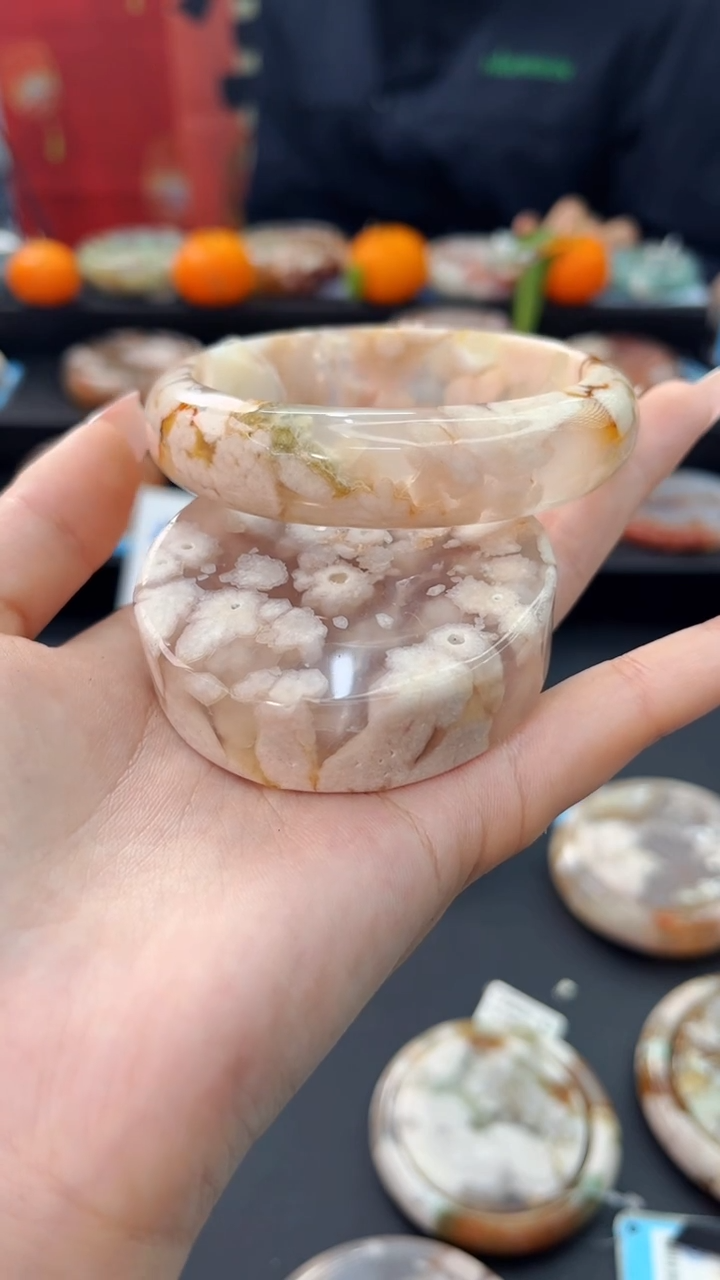 【闪购商品】石英质玉手镯未镶嵌赠送镯心（60圈口）