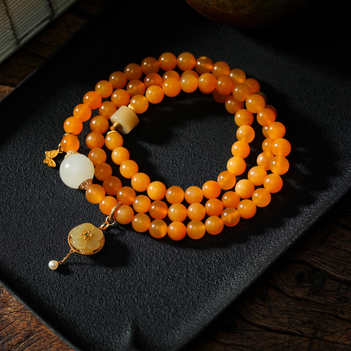 【意婵】典藏级全玉化缅黄玉黄金糖色多圈18K金和田玉雕花-904598