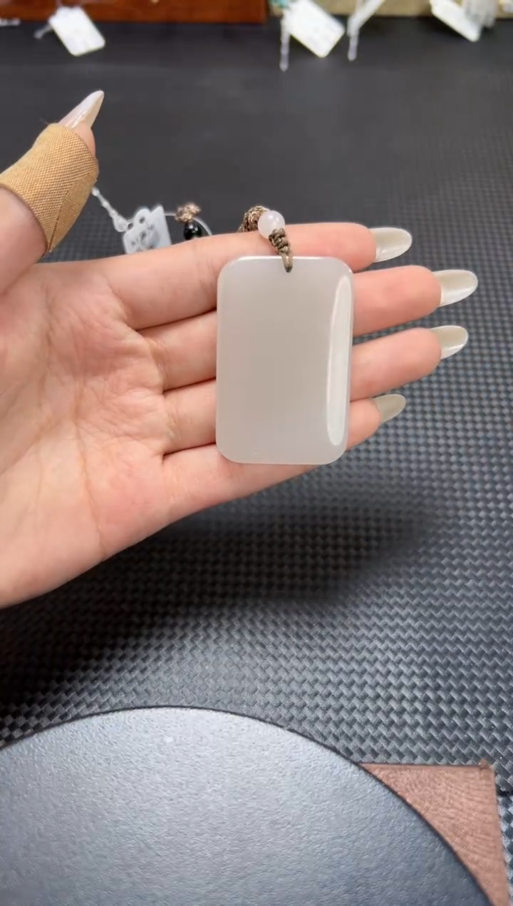 颈饰未镶嵌和田玉46.5x30.6x6.8