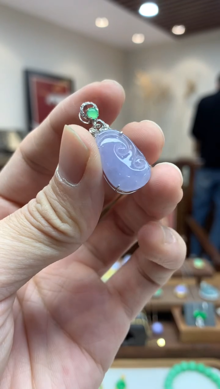 【闪购商品】翡翠吊坠(不含链)18K金镶嵌如意