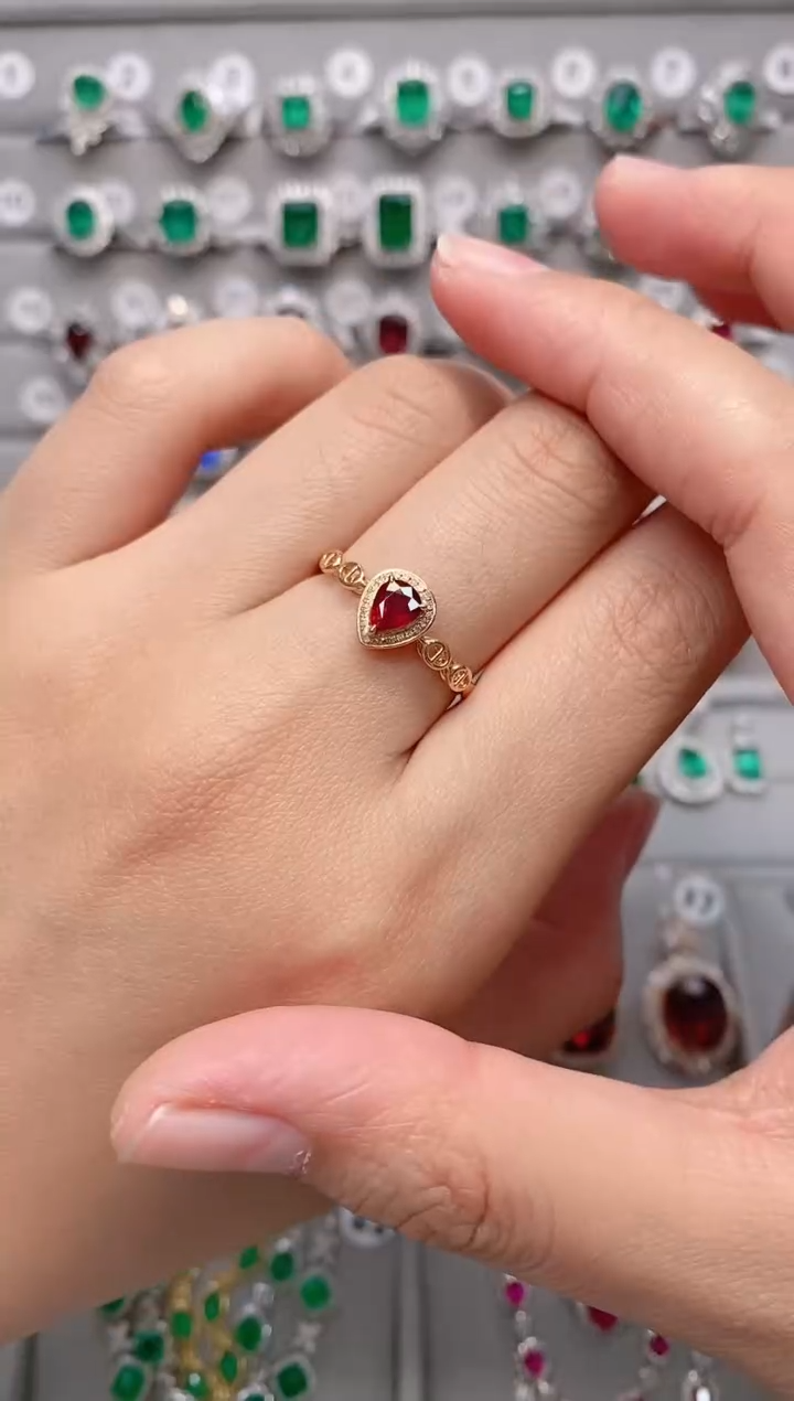 【闪购商品】红宝石18K金戒指18K金镶嵌.