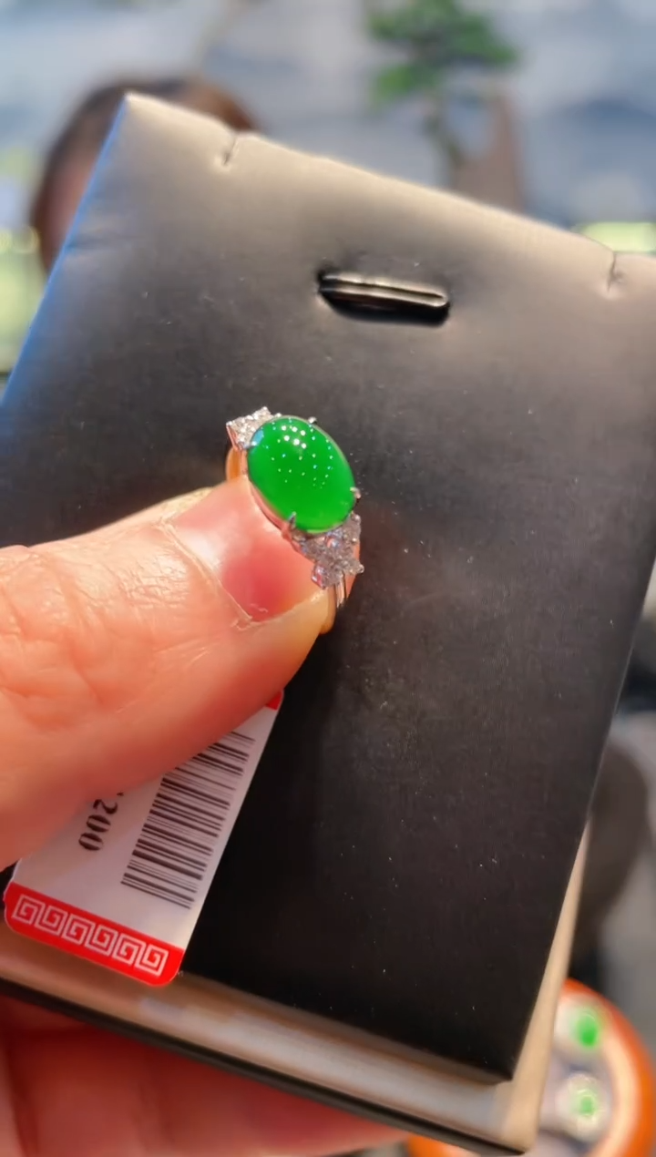 【闪购商品】翡翠颈饰18K金镶嵌A23戒指