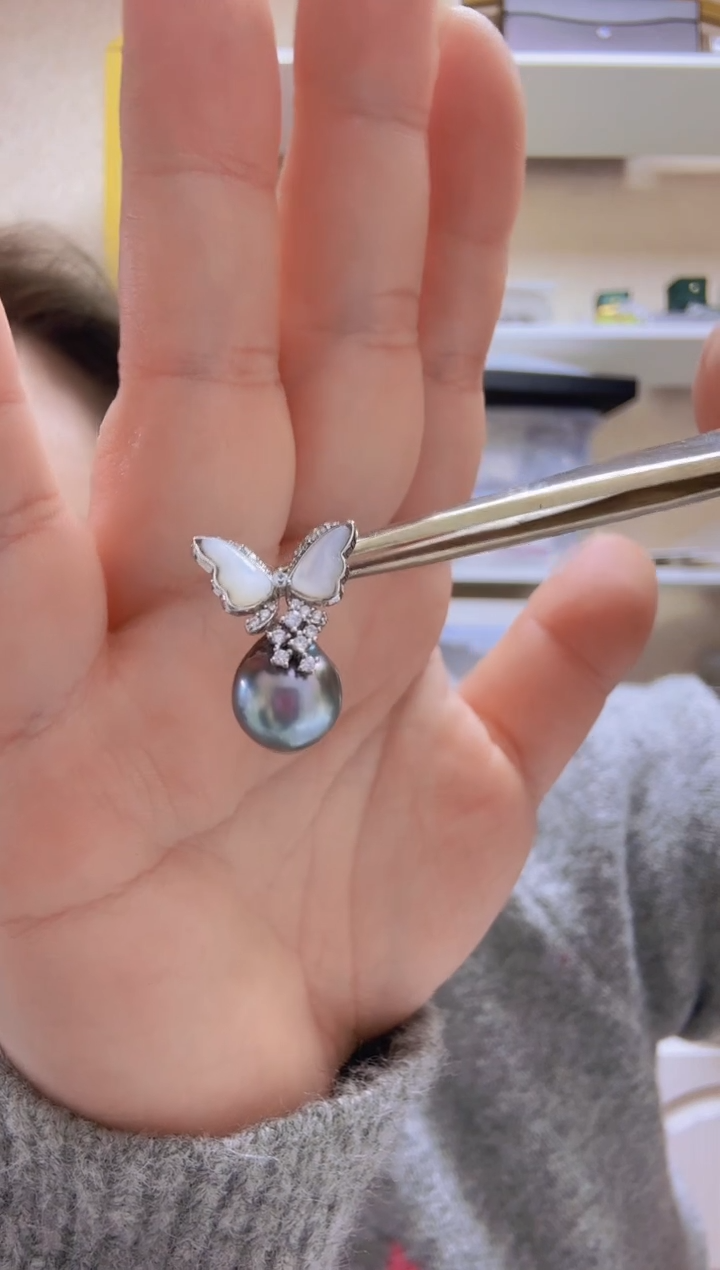 【闪购商品】海水珍珠吊坠(不含链)未镶嵌大溪地10.1mm+S925银吊坠