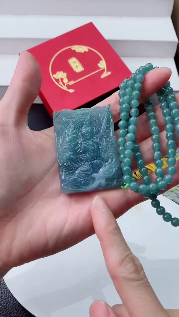 【闪购商品】翡翠颈饰未镶嵌           