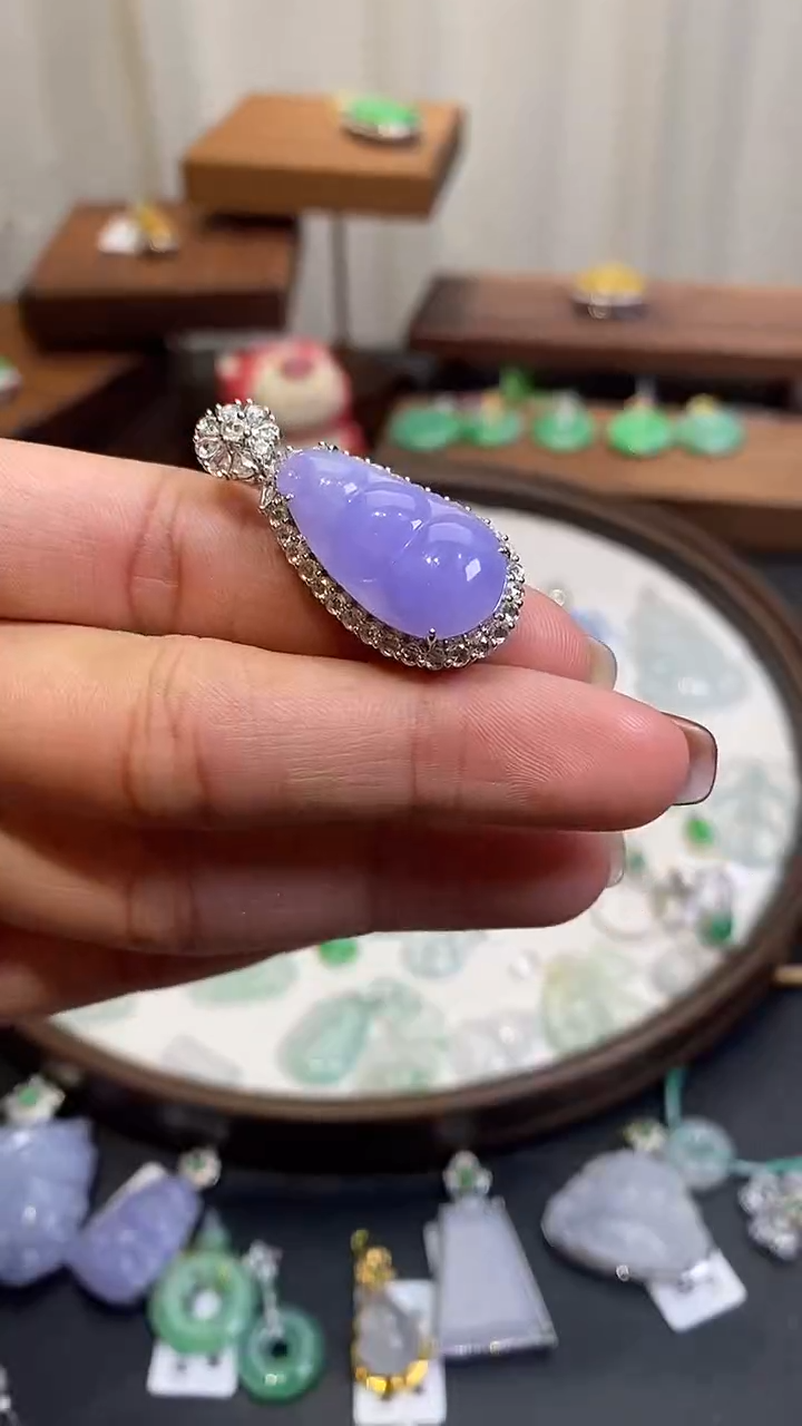 【闪购商品】翡翠颈饰18K金镶嵌豆子