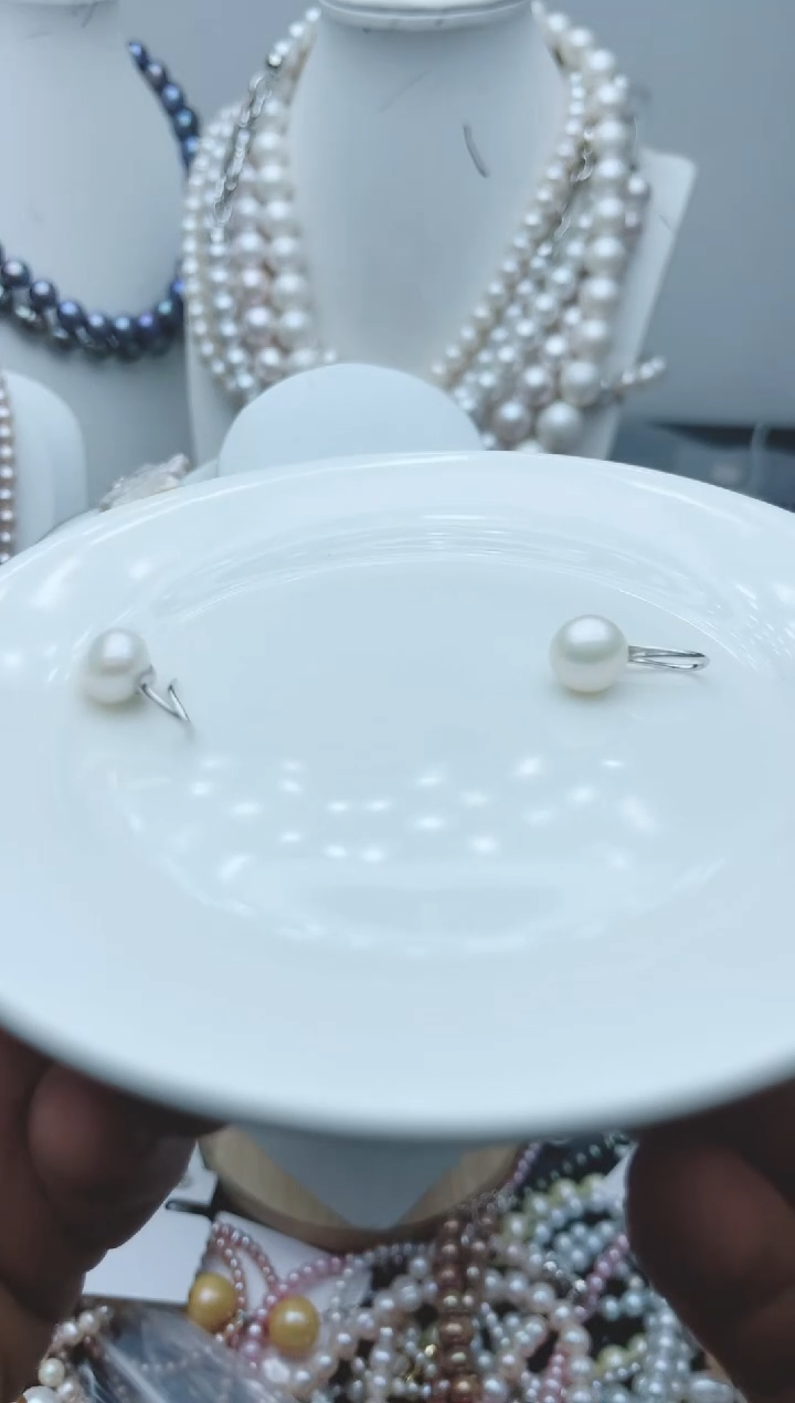 【闪购商品】淡水珍珠颈饰钛钢44